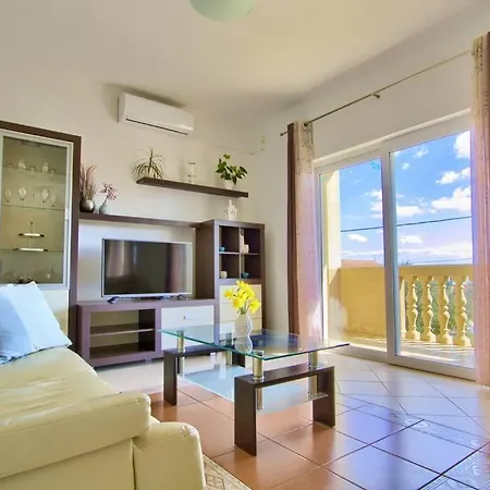 Family-friendly W/beautiful Terrace