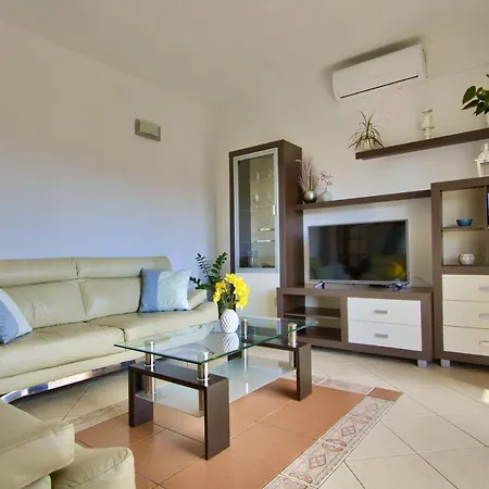 Appartement Family-friendly W/beautiful Terrace Kukljica
